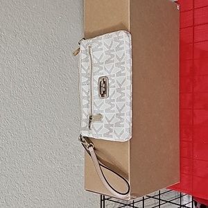 Michael Kors wristlet